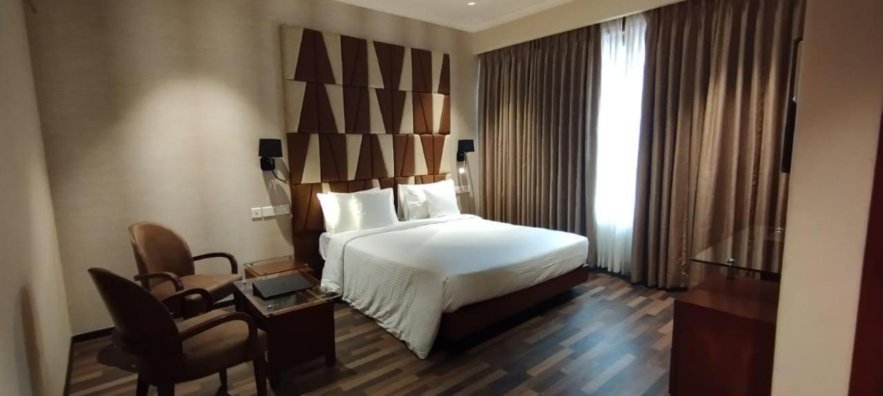Hotel Adiva Residency Beacon, Grant Road, Mumbai Exterior foto